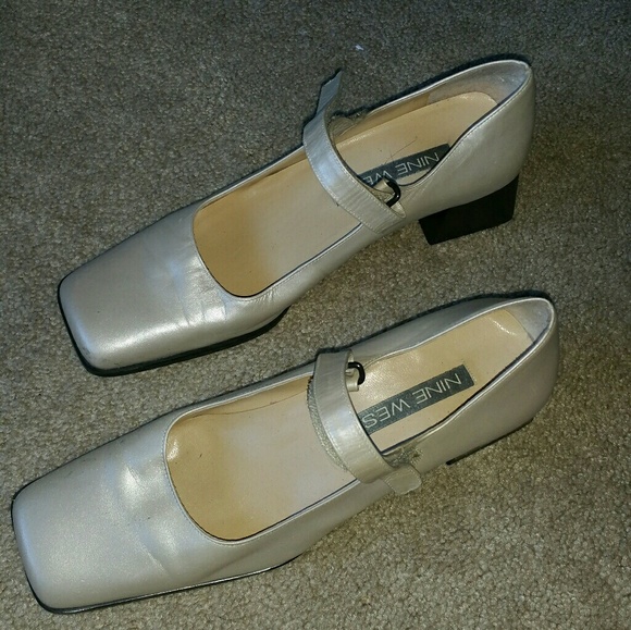 Shoes - Picture 4 of 4